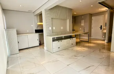 Locação com serviço de limpeza e camareira inclusos! varanda integrada! lazer com piscina! lavanderia coletiva!