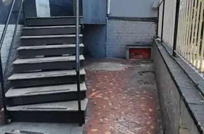 Casa comercial com amplo espaço em vista alegre - avenida braz de pina