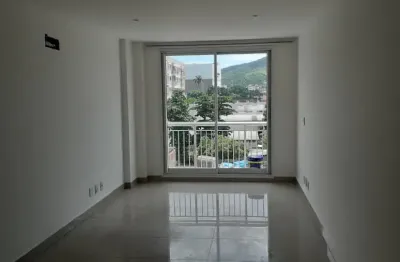 Excelente Sala Comercial localizada na Estrada dos Bandeirantes