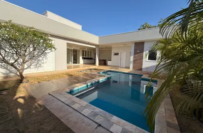 Linda casa para locação no renomado condomínio portal das estrelas boituva/sp,  casa possui 4 suites com moveis planejados.