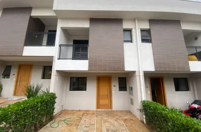 Sobrado moderno em condomínio com piscina e portaria 24h – imperdível!