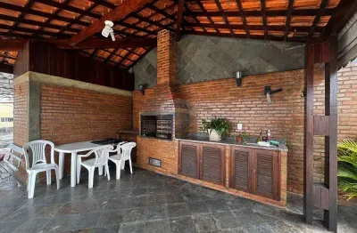 Casa triplex de 185m²  à venda por r$ 473.000,00 em duque de caxias!