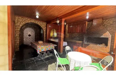 Casa bifamiliar com 5 quartos 298m² à venda por r$ 720.000,00 - irajá/rj