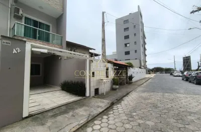 Sobrado com 04 dormitórios à venda na quadra do mar - centro navegantes!!!