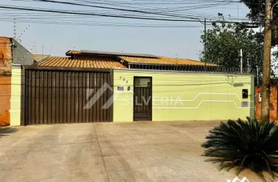 Casa com piscina e placas solares santa carmelia próximo colégio militar