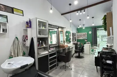 Salão de beleza pronto para locação....................