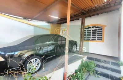 Casa com 2 quartos à venda na Rua Geraldo Menezes Soares, Sagrada Família, Belo Horizonte