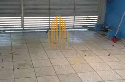 Santo amaro - casa assobradada de 80m² com dois dormitórios e uma vaga de garagem.