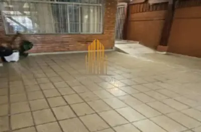 Casa assobradada em vila mariana de 200m² com 4 quartos , 4 suites, 5 banheiros e 2 vagas á venda