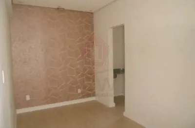 Sala comercial com 50m², recepção, wc social, mais 3 salas e wc privativo e 2 vagas cobertas