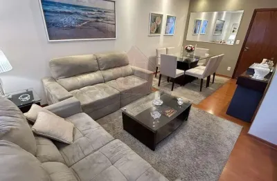 Casa assobradada com 3 quartos planejados (1 suite c/ varanda), espaço gourmet completo e piscina