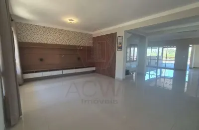 Imperdível casa à venda em  com 3 quartos, 2 suítes e 258m² de área - confira agora!