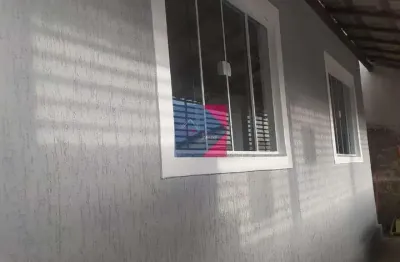 Uma casa disponível para venda, localizada no jardim aeroporto