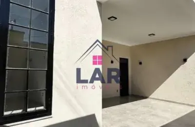 Vende-se casa localizada no bairro parque real, com excelente acabamento