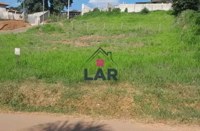 Vende-se terreno com excelente topografia e localização, sendo 1000 m