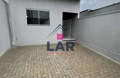 Vende-se casa com excelente localização e acabamento em pouso alegre