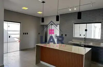 Vende-se casa de alto padrão com excelente localização e acabamento