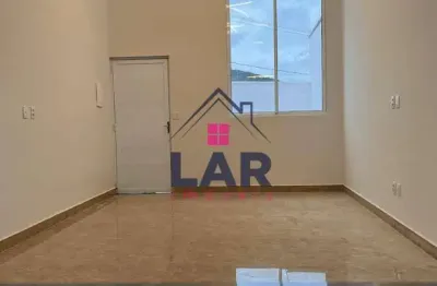 Vende-se casa de alto padrão com excelente acabamento e localização