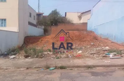 Terreno com excelente localização e topografia em pouso alegre, com 240 m