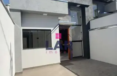 Casa com 3 quartos sendo 1 suíte com excelente localização e preço condizente