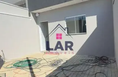 Casa nova à venda com excelente localização e acabamento no parque real