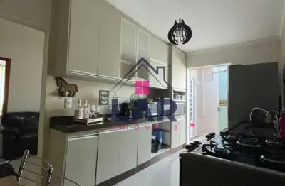 Vende-se casa com excelente acabamento e localização, em pouso alegre