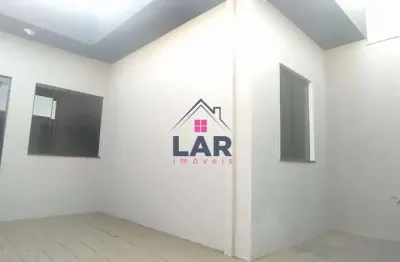 Vende-se casa com excelente localização e acabamento, com preço condizente