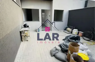 Casa à venda e para aluguel em excelente localização e excelente valor.