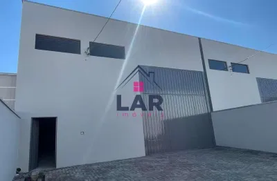 Aluga-se galpão comercial com excelente localização e acabamento em pouso alegre