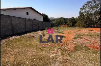 Vende-se terreno com excelente topografia e localização privilegiada. com 335 m