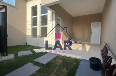 Vende-se casa com localização privilegiada e com acabamento de primeira