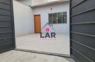 Vende-se casa com excelente acabamento e com localização privilegiada