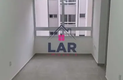 Aluga-se apartamento com excelente localização e acabamento