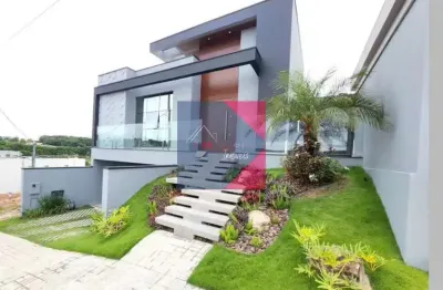 Uma casa de alto padrão no condomínio las palmas, com acabamento de primeira