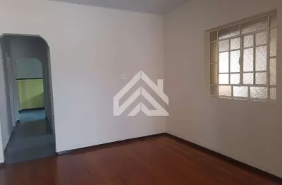 Linda casa para alugar no centro de rio claro | 3 dormitorios, 2 garagens