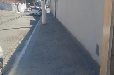 Casa 2 cômodos amplos, boa luminosidade, excelente localizaçao
