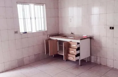 Casa 2 cômodos - garagem opcional - excelente localização -  ventilada e bem iluminada