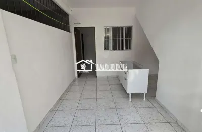 Casa com 2 quartos para alugar na Avenida José Ribeiro Junqueira, Jardim Colonial, São Paulo