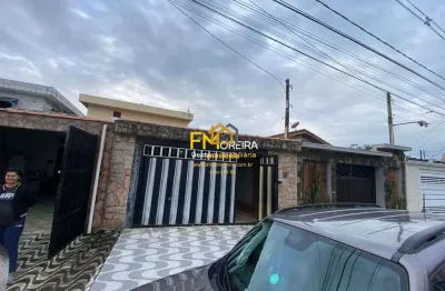 Casa com 3 quartos para alugar na Rua Oswaldo Cruz, Boqueirão, Santos