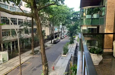 Fantástico 214m² na quadra da praia, melhor rua do leblon