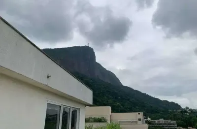 Escritório de dois andares com vista para o cristo redentor