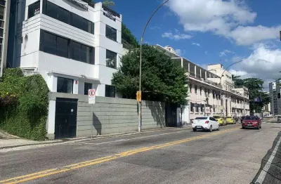 Casa comercial com vista deslumbrante para baia de guanabara