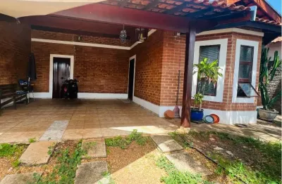 Casa com 2 quartos à venda na Rua Doutor Arthur Vieira de Moraes, Jardim Veneza, Pirassununga