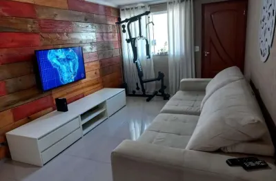 Sobrado à venda, 95 m², 2 quartos, 2 banheiros, 1 suíte