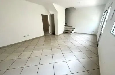Sobrado à venda, 80 m², 3 quartos, 2 banheiros, 1 suíte