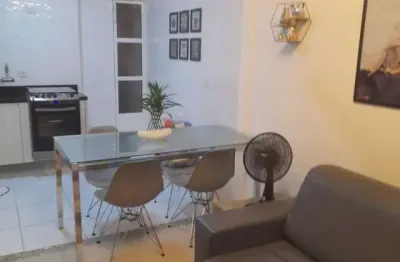 Sobrado à venda, 64 m², 2 quartos, 2 banheiros, 2 suítes