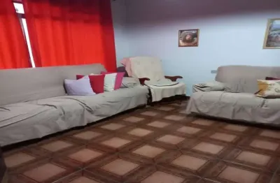 Sobrado à venda, 180 m², 2 quartos, 2 banheiros, 1 suíte