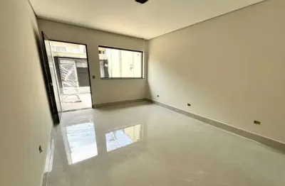Sobrado à venda, 90 m², 2 quartos, 3 banheiros, 2 suítes