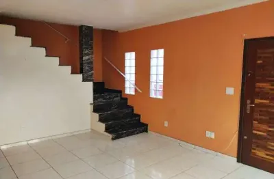 Sobrado à venda, 146 m², 3 quartos, 3 banheiros, 1 suíte