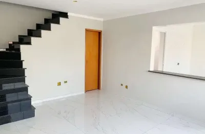 Sobrado à venda, 73 m², 2 quartos, 2 banheiros, 2 suítes